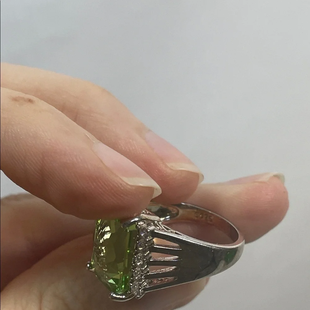 Sterling silver Large Green Gemstone Ring 925 zirconia diamonds